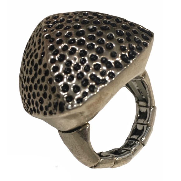 Heidi Klum Wildlife Chunky Hammered Silver Dome Ring Stretch/Custom Fit O/S NWOT - Picture 2 of 10